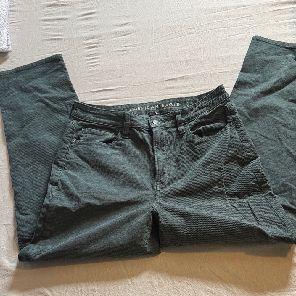 American Eagle Outfitters Wide-Leg Corduroy Pants in Forest Green